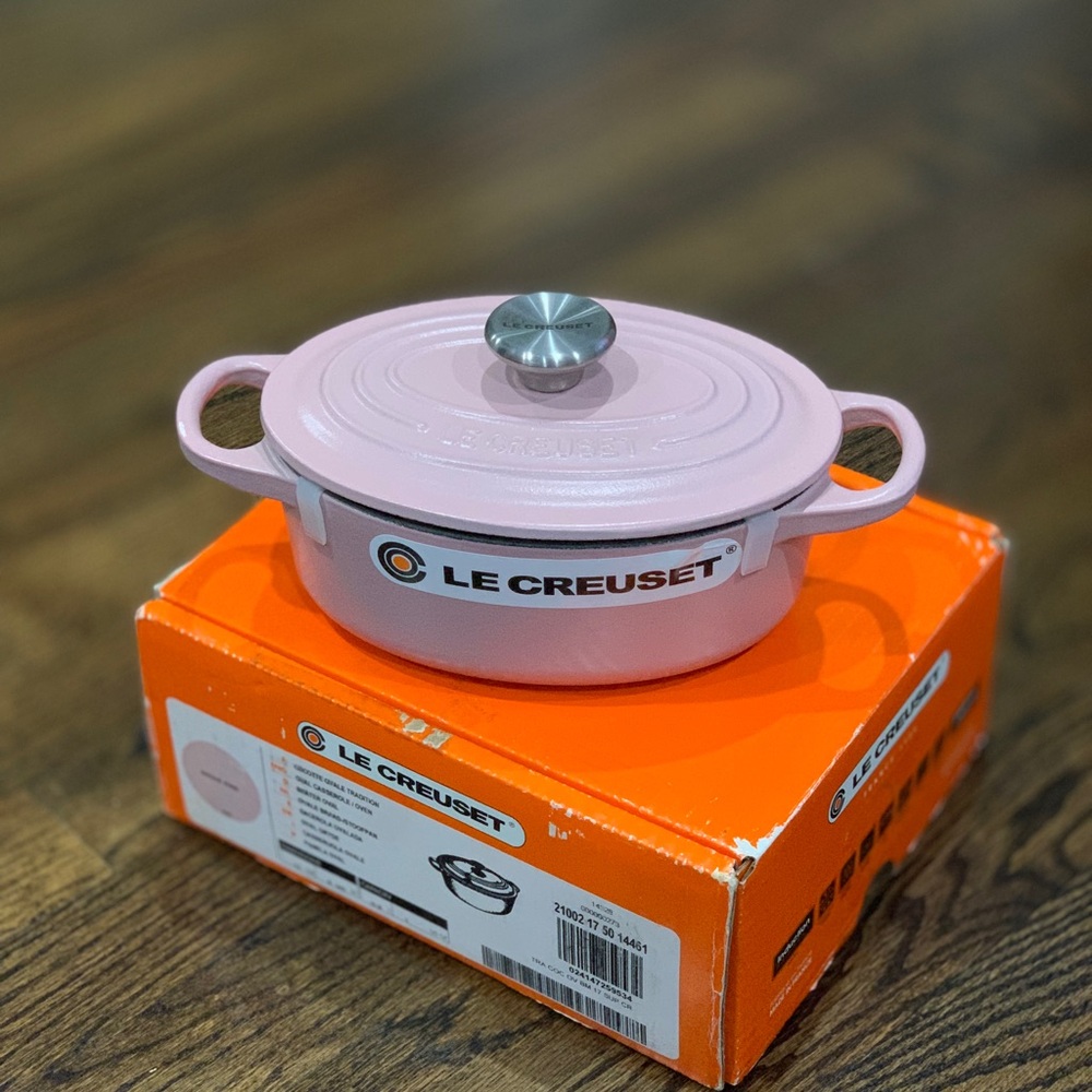 New Rare Le Creuset Sugar Pink Baby Oval Cocotte Cast Iron 17cm